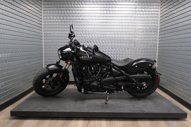 NEW 2026 INDIAN MOTORCYCLE SCOUT BOBBER LIMITED WITH TECH Image 6