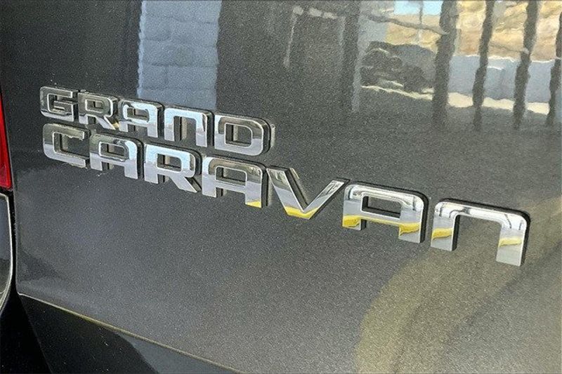 2016 Dodge Grand Caravan SEImage 7