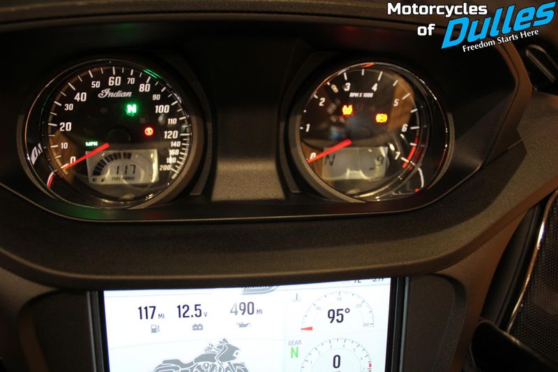 New 2024 Indian Motorcycle Challenger Image 10