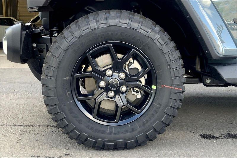 2025 Jeep Gladiator Sport photo 12