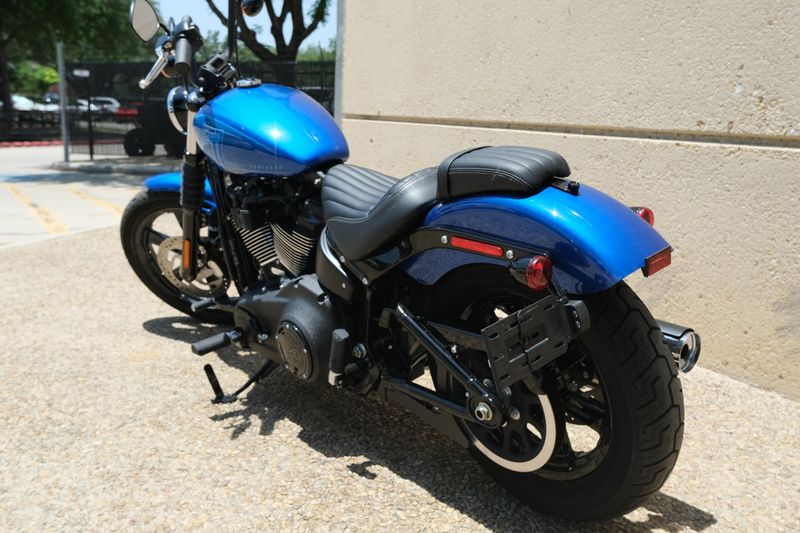 2024 HARLEY SOFTAIL STREET BOB 114 BLUE Image 16