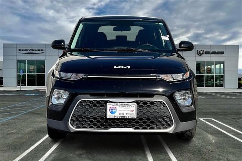 2022 Kia Soul LXImage 2