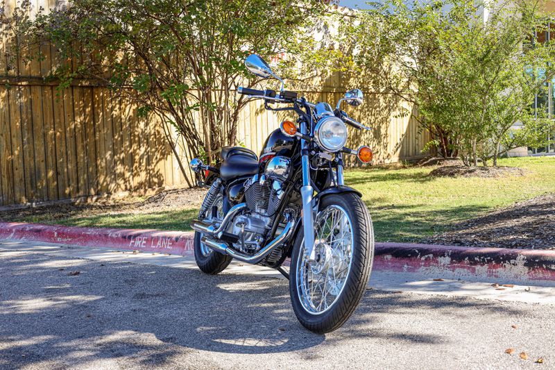 NEW 2025 YAMAHA V STAR 250 Image 1