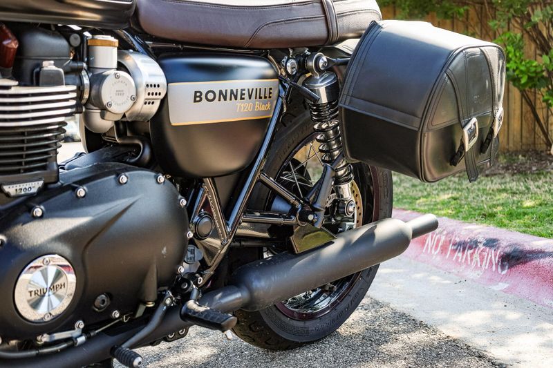 2022 Triumph BONNEVILLE T 120 BLACK EURO 5A BASE Image 22