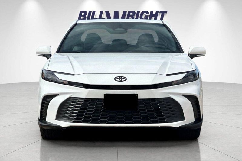 New 2026 Toyota Camry SEImage 8