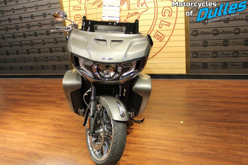 2024 Indian Motorcycle Pursuit Limited Powerband Audio Image 3