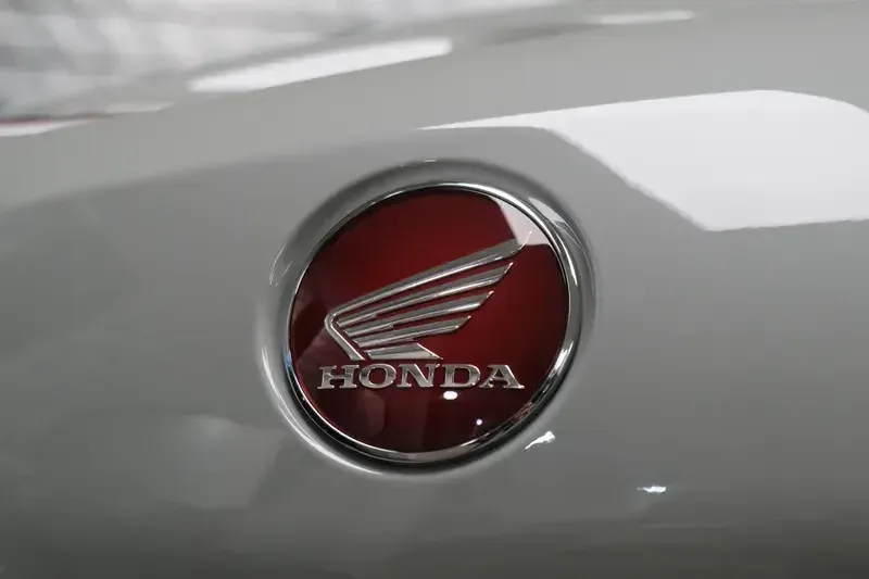 NEW 2026 HONDA CBR600RR Image 9