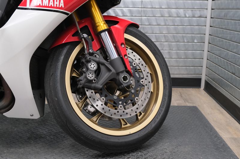 USED 2022 YAMAHA YZF-R1 Image 13