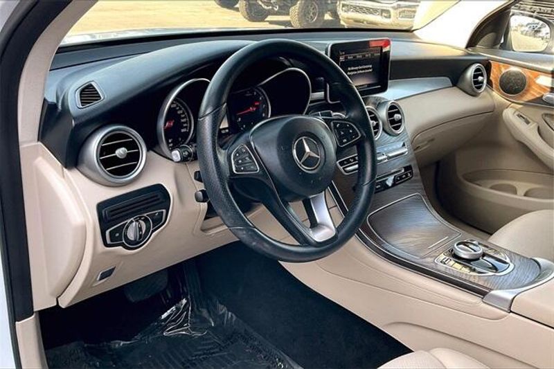 2019 Mercedes-Benz GLC 300 300Image 14