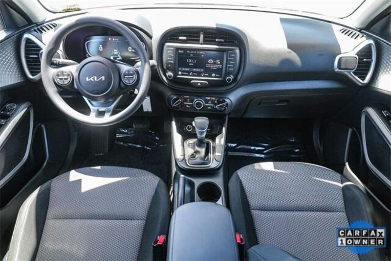 Used 2023 Kia Soul LXImage 13