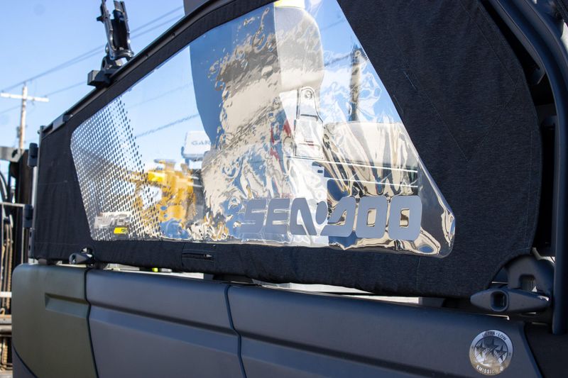 NEW 2026 SEADOO SWITCH FISH COMPACT 170HP WITH PAINTED TRAILER Image 9