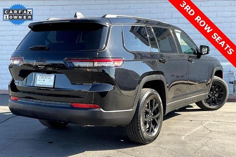 Used 2024 Jeep Grand Cherokee L AltitudeImage 13