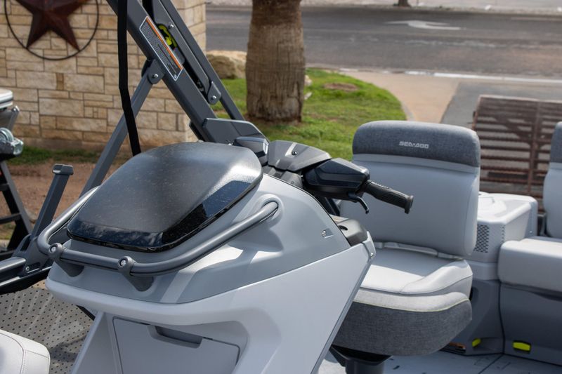 NEW 2026 SEADOO SWITCH SPORT 18 300HP TECH PACKAGE WITH PAINTED TRAILER Image 21