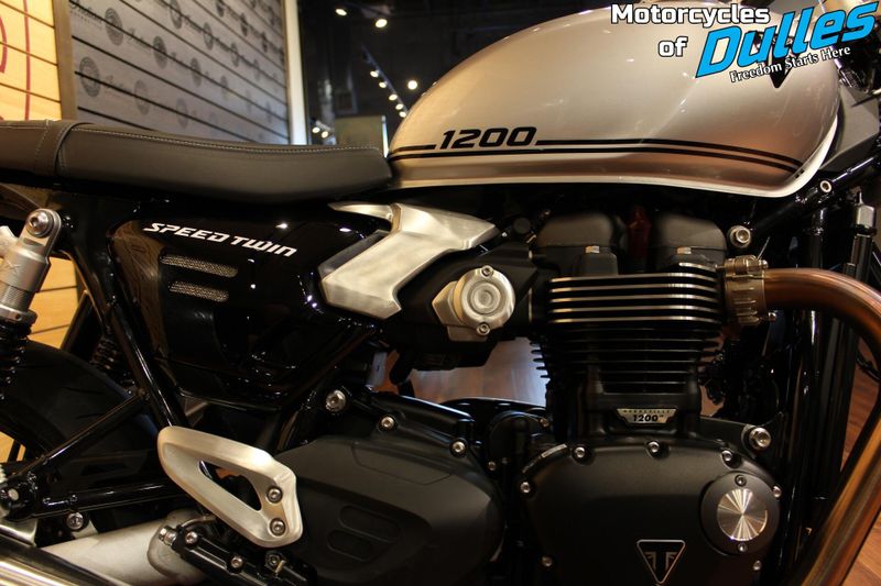 New 2025 Triumph Speed Twin 1200 Image 9