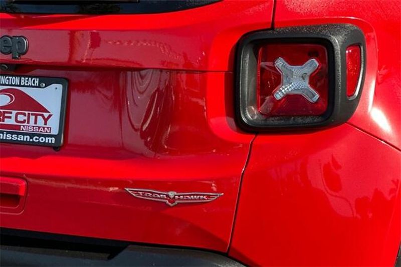 Used 2022 Jeep Renegade TrailhawkImage 25