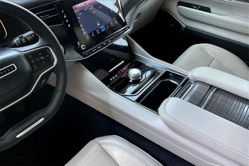 2023 Jeep Wagoneer Series IIIImage 17