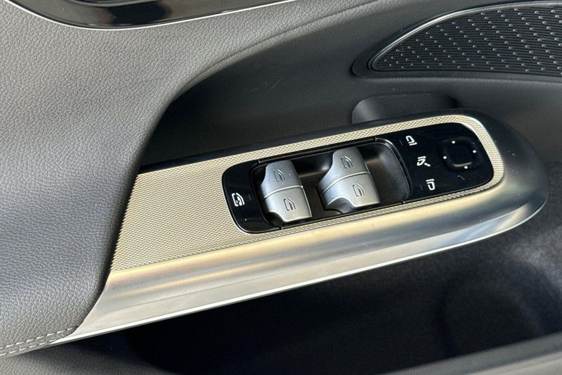 Used 2026 Mercedes-Benz E-Class E 350Image 12