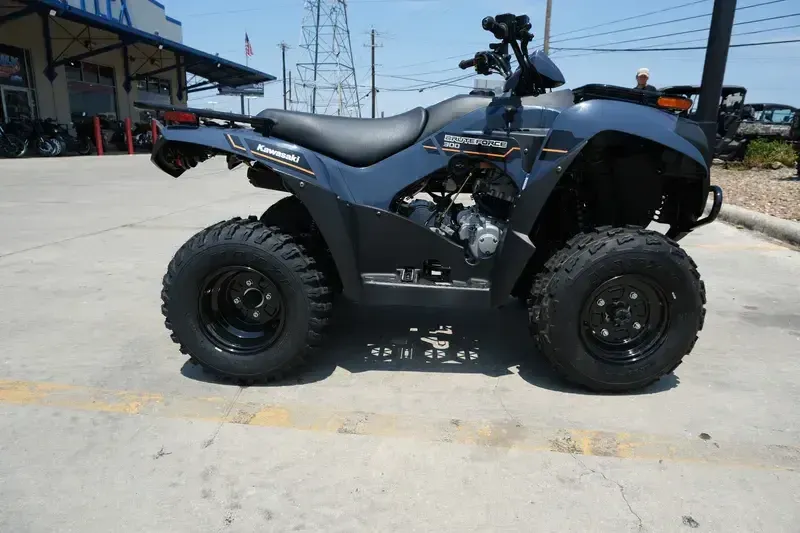 2025 Kawasaki BRUTE FORCE 300 GRAYISH BLUE Image 3