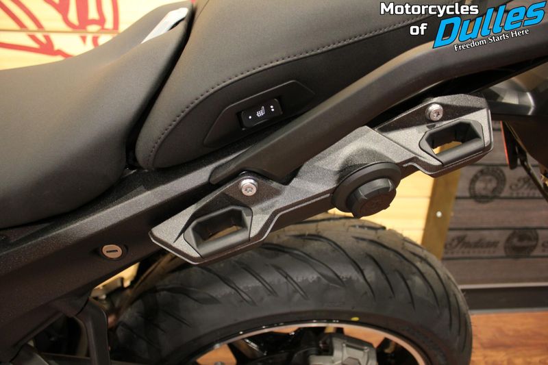 2026 BMW R1300RS ASA Image 17