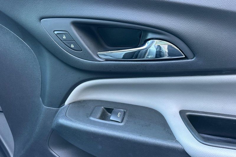 Used 2024 Chevrolet Equinox LSImage 20