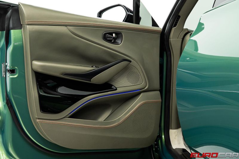 2023 Aston Martin DBX 707 *SPECIAL FACTORY PAINT * PANORAMIC ROOF*Image 23