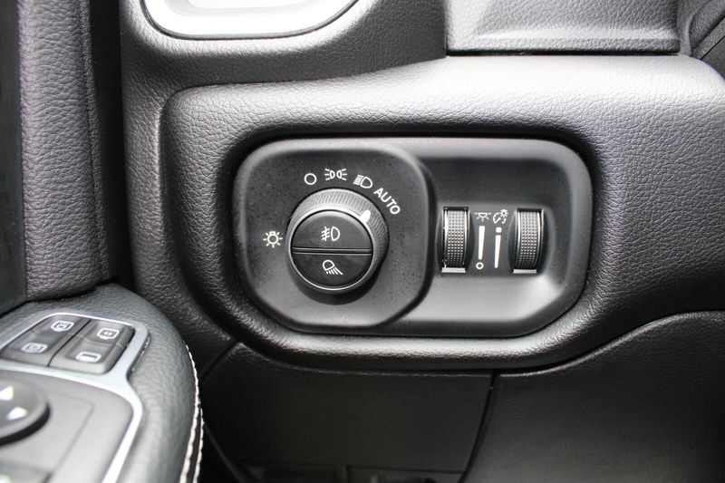 2024 Ram 2500 Laramie photo 13
