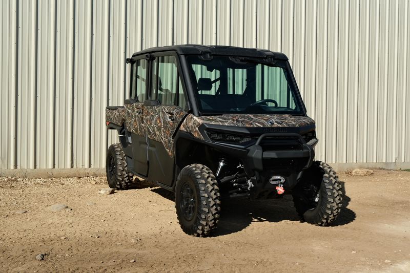 NEW 2026 CAN-AM DEFENDER MAX XT CAB HD11 WITH 1025 INCH TOUCHSCREEN Image 1