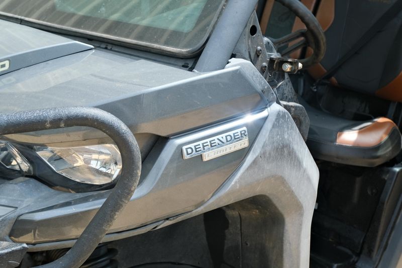 Used 2022 Can-Am DEFENDER LIMITED CAB HD10 GRAY Image 23