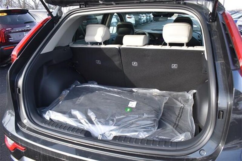 New 2025 Kia Niro EX TouringImage 17