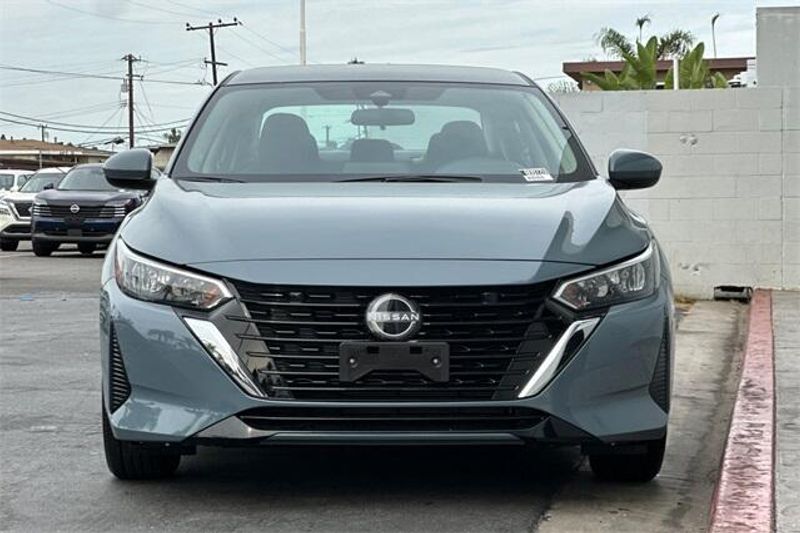 New 2025 Nissan Sentra SVImage 6