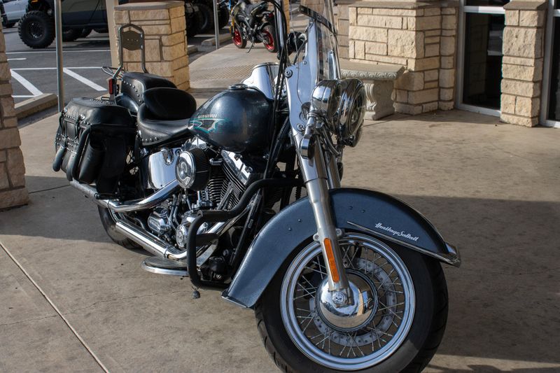USED 2015 HARLEY SOFTAIL HERITAGE CLASSIC Image 2
