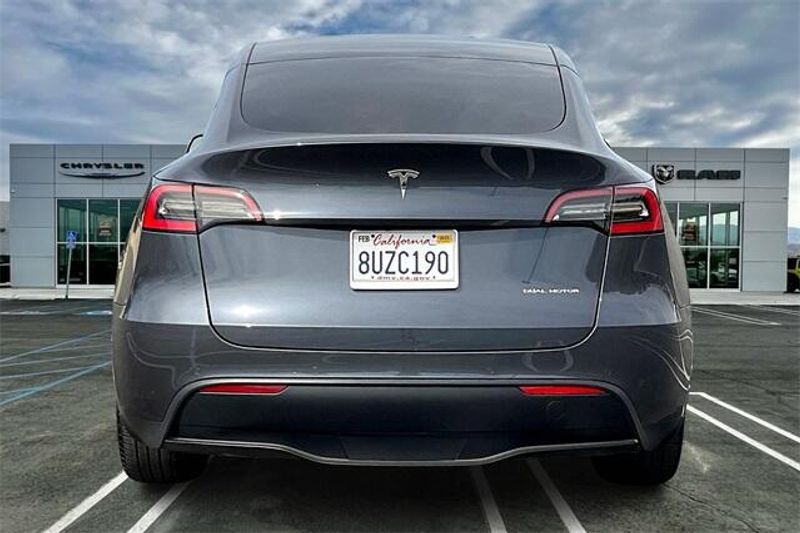 2021 Tesla Model Y Long RangeImage 3