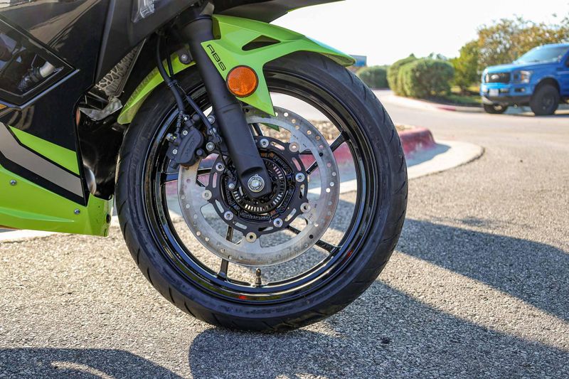 NEW 2026 KAWASAKI NINJA 500 SE ABS Image 4