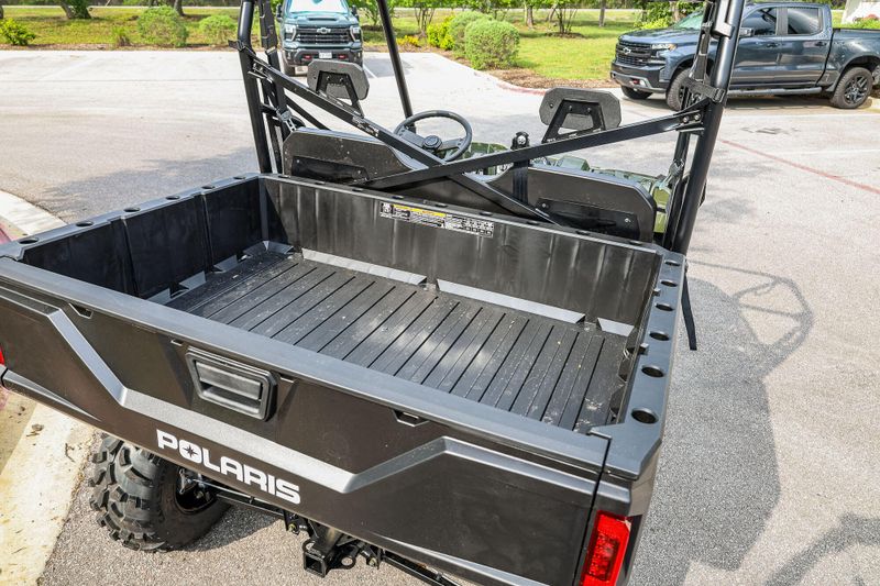 New 2025 Polaris RANGER CREW 570 FULLSIZE  SAGE GREEN Image 11