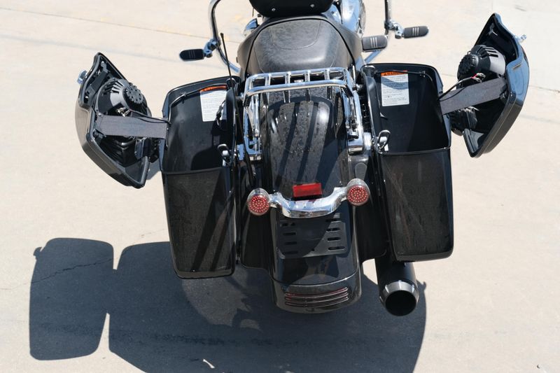Used 2019 HARLEY STREET GLIDE BLACK Image 18