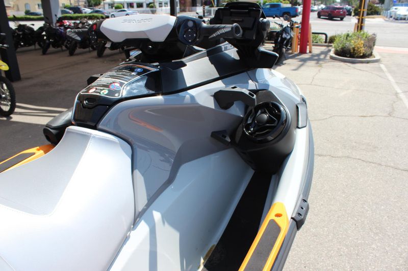 2024 Sea-Doo FISH PRO 170 TROPHY Image 1