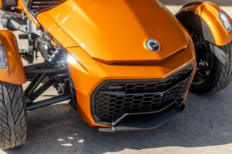 2024 Can-Am SPYDER F3 LIMITED SPECIAL SERIES COGNAC METALLICImage 18