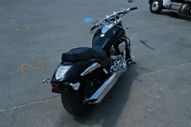 NEW 2025 SUZUKI BOULEVARD M109R Image 6
