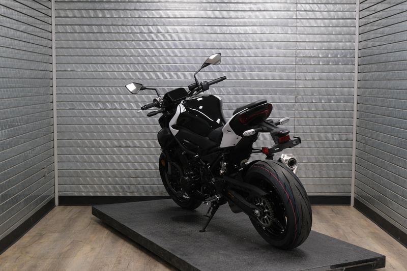 NEW 2026 KAWASAKI Z900 ABS Image 5