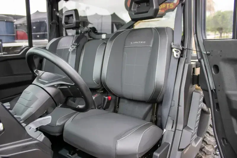 NEW 2026 CAN-AM DEFENDER LIMITED CAB HD11 Image 6