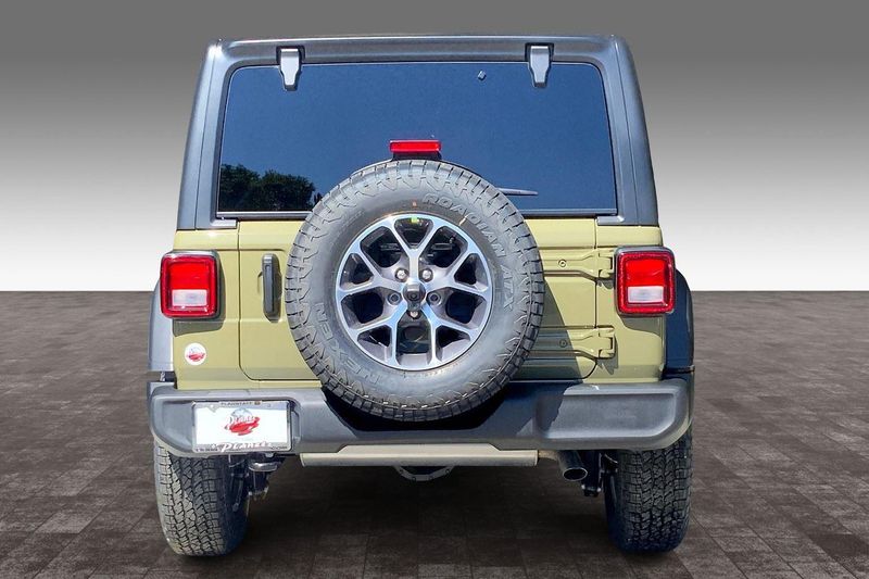 2025 Jeep Wrangler Unlimited Sport S photo 4