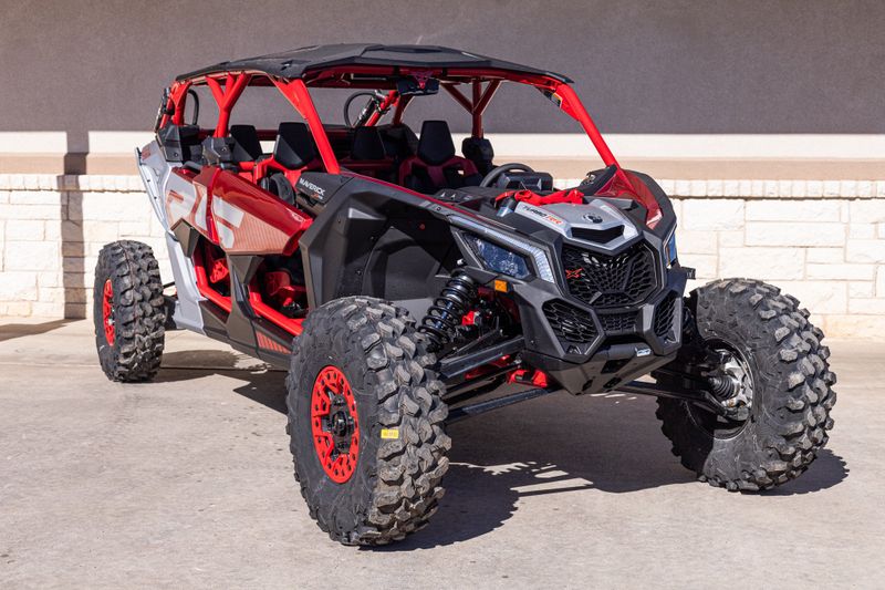 2024 Can-Am MAVERICK X3 MAX X DS TURBO RR FIERY RED AND HYPER SILVERImage 1