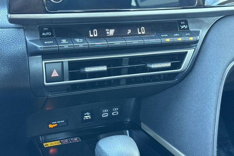 Used 2025 Toyota Camry LEImage 18