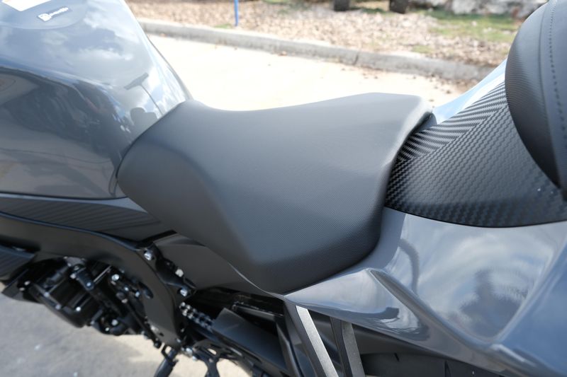 2025 SUZUKI GSXR600 in a BLACK exterior color. Family PowerSports (877) 886-1997 familypowersports.com 