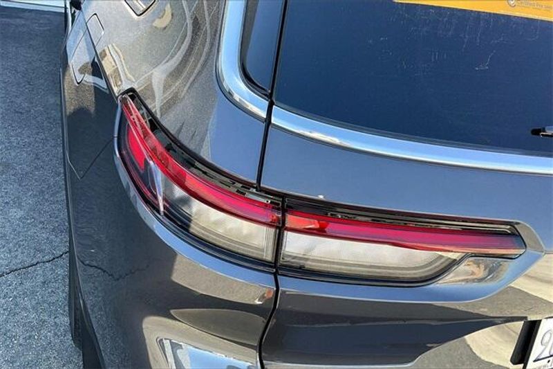 2022 Jeep Grand Cherokee L LaredoImage 28