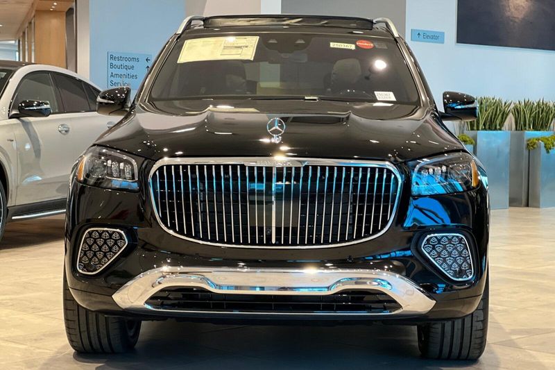 2025 Mercedes-Benz GLS Maybach 600Image 6