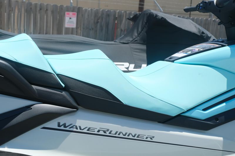 2025 Yamaha FX CRUISER HO WITH AUDIO MINT AND PEARL Image 13
