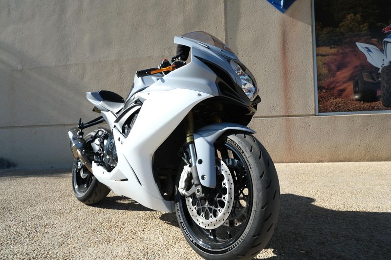 2022 Suzuki GSXR 750 GRAY AND WHITEImage 4