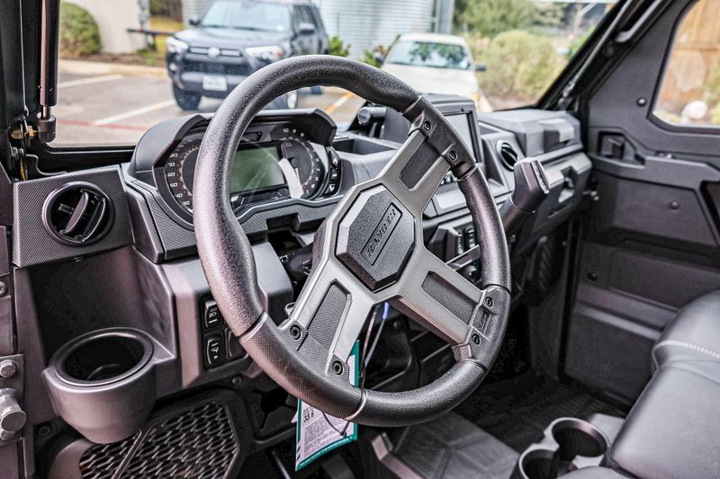 2025 Polaris RANGER CREW XP 1000 NORTHSTAR EDITION ULTIMATE STEALTH GRAYImage 14