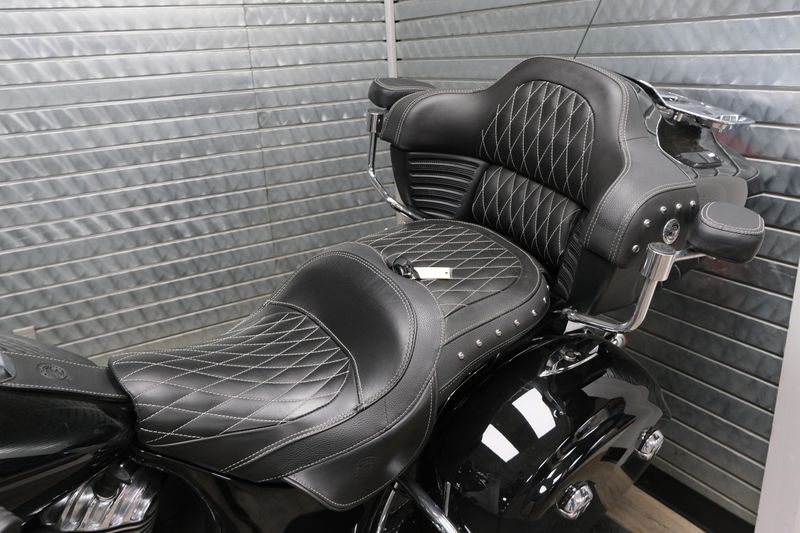 USED 2022 INDIAN MOTORCYCLE ROADMASTER Image 9
